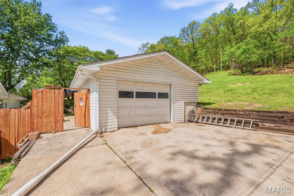 409 Luke Street Property Photo 71
