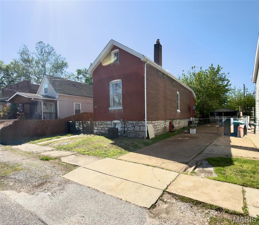 739 Regina Avenue Property Photo 11