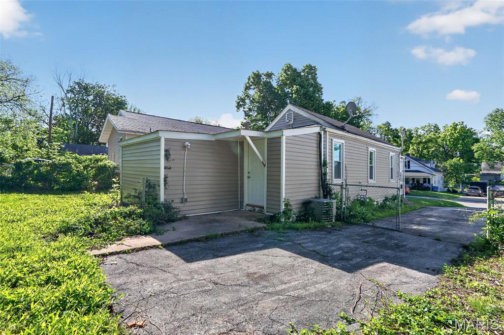 9229 Arline Avenue Property Photo 3