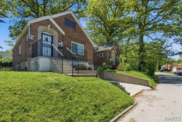 6758 Kenwood Drive Property Photo 2