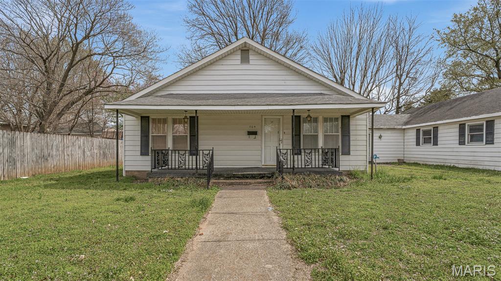 704 Park Street Property Photo 1
