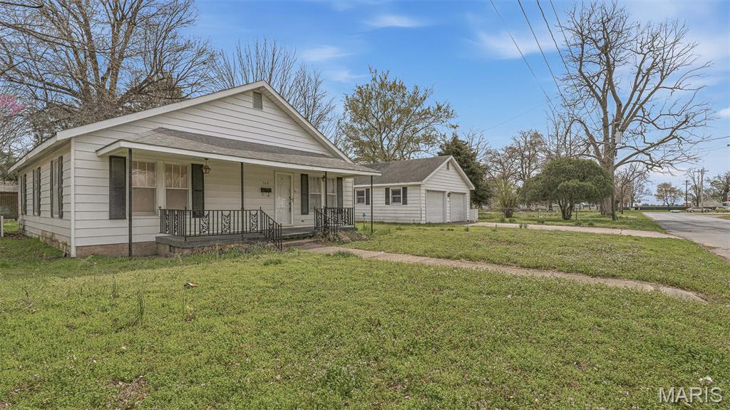 704 Park Street Property Photo 2