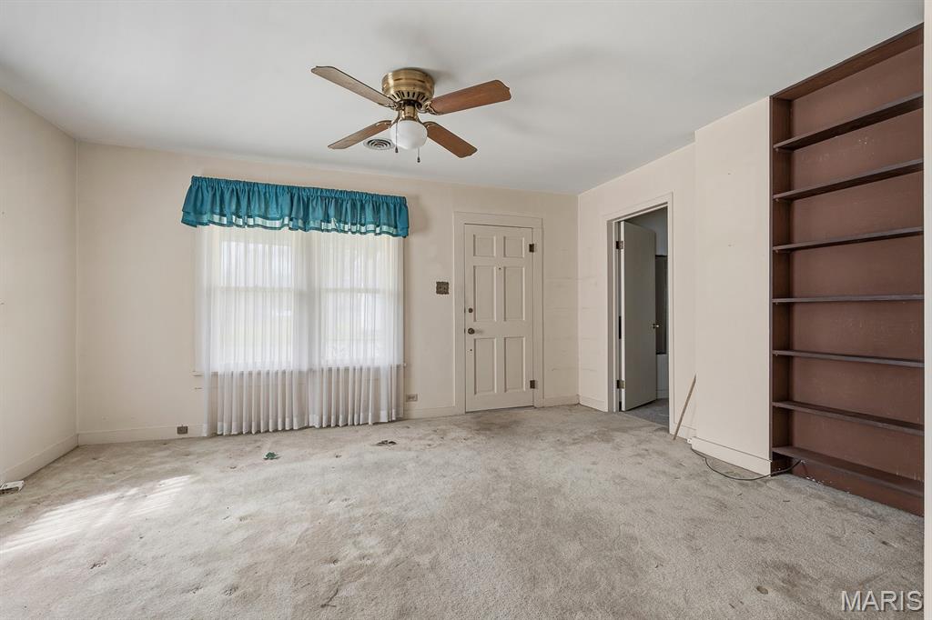 704 Park Street Property Photo 9