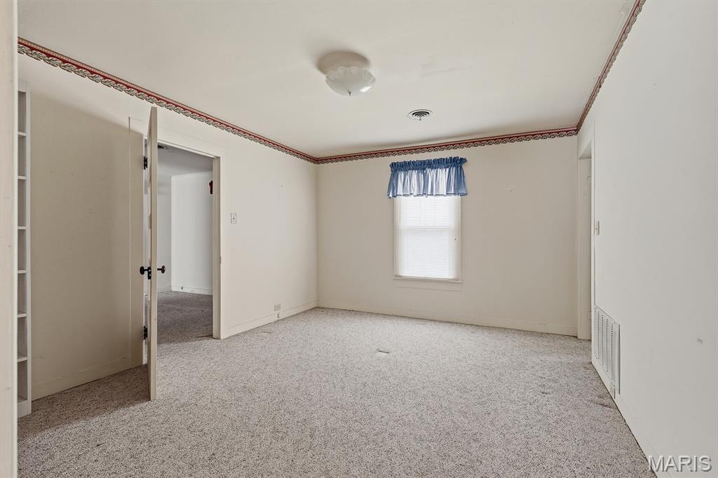 704 Park Street Property Photo 10