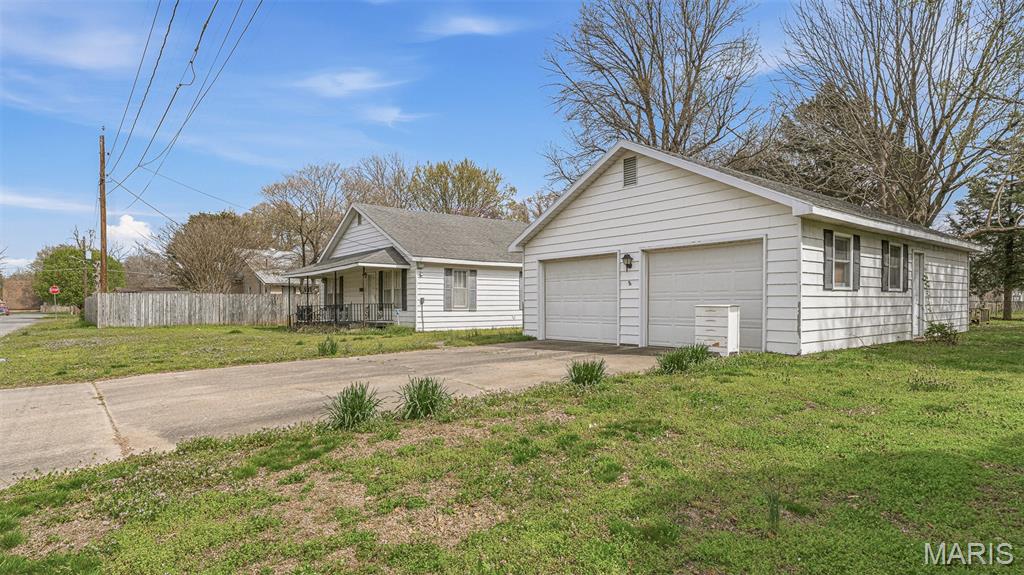 704 Park Street Property Photo 16