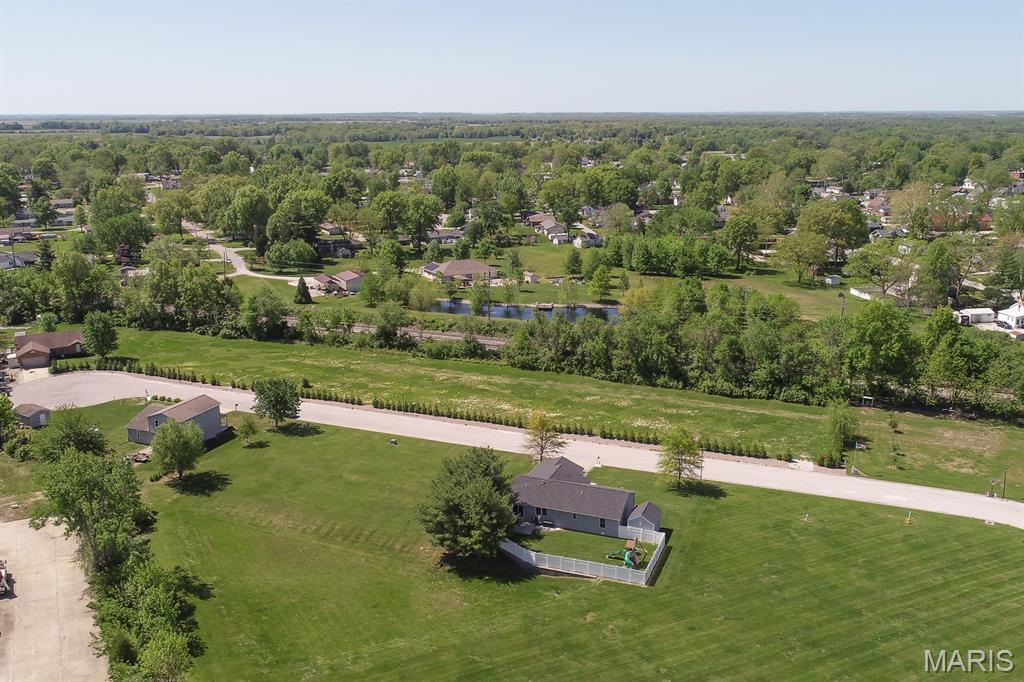825 Mariana Court Property Photo 4