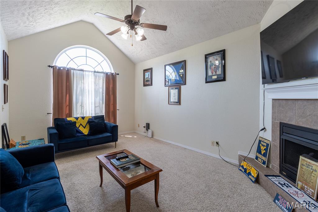 295 Carmel Valley Way Property Photo 5