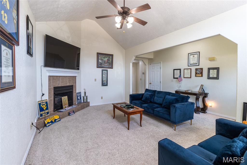 295 Carmel Valley Way Property Photo 7