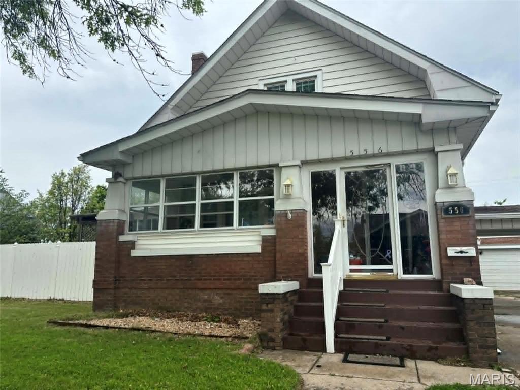 556 Whitelaw Avenue Property Photo 1