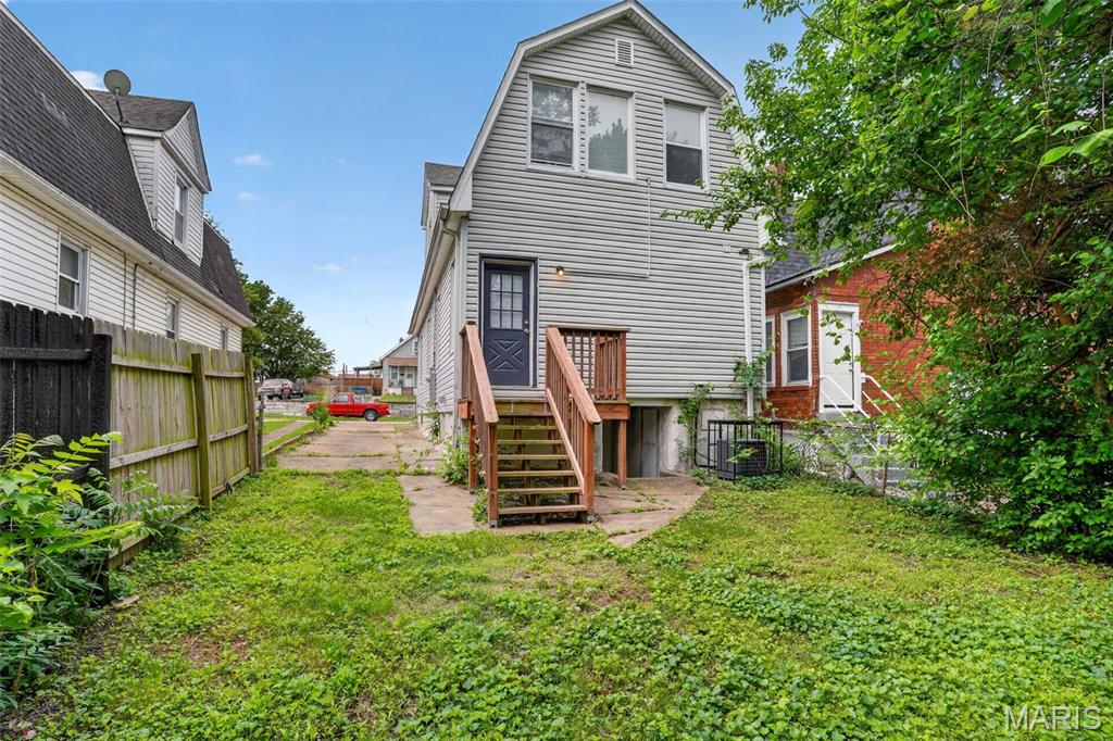 4749 Oldenburg Avenue Property Photo 3