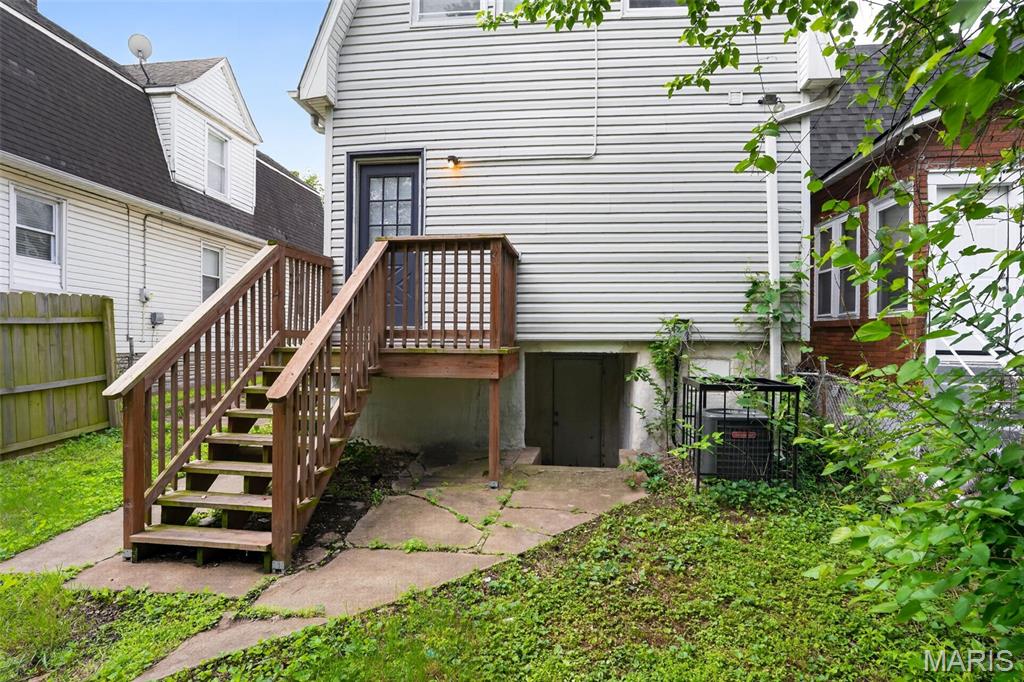 4749 Oldenburg Avenue Property Photo 8