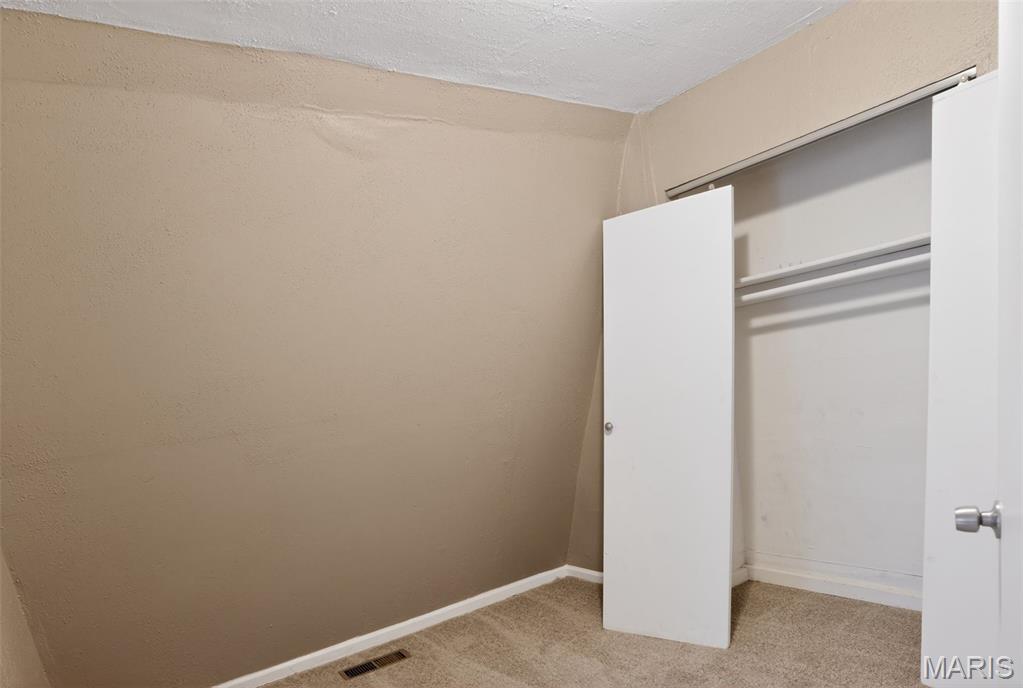 4749 Oldenburg Avenue Property Photo 32