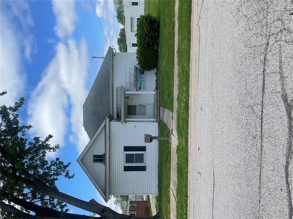 105 S Donk Avenue Property Photo 8