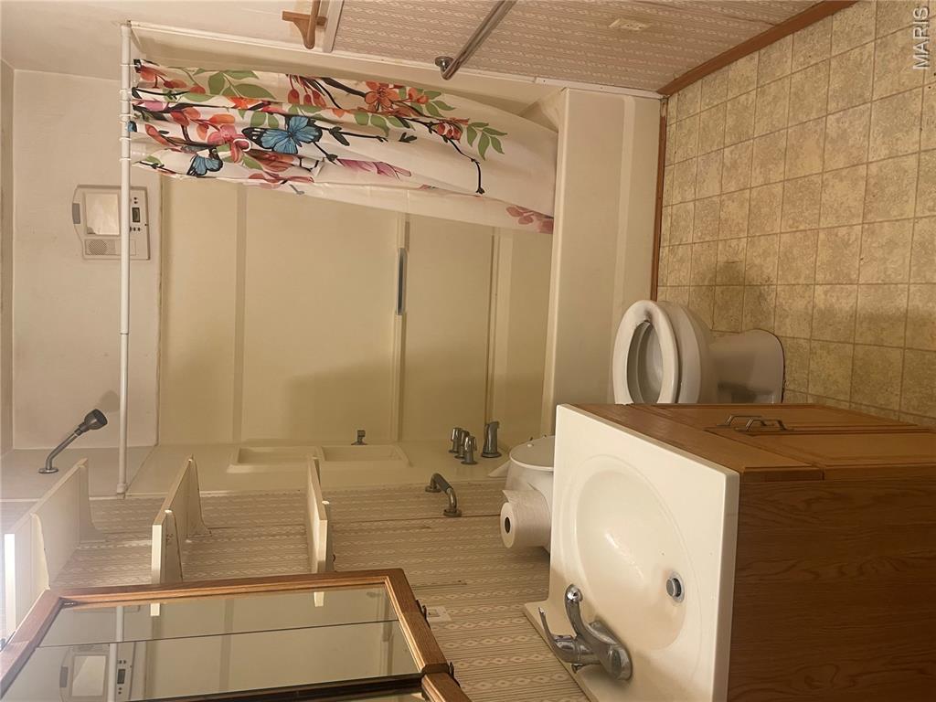 105 S Donk Avenue Property Photo 11
