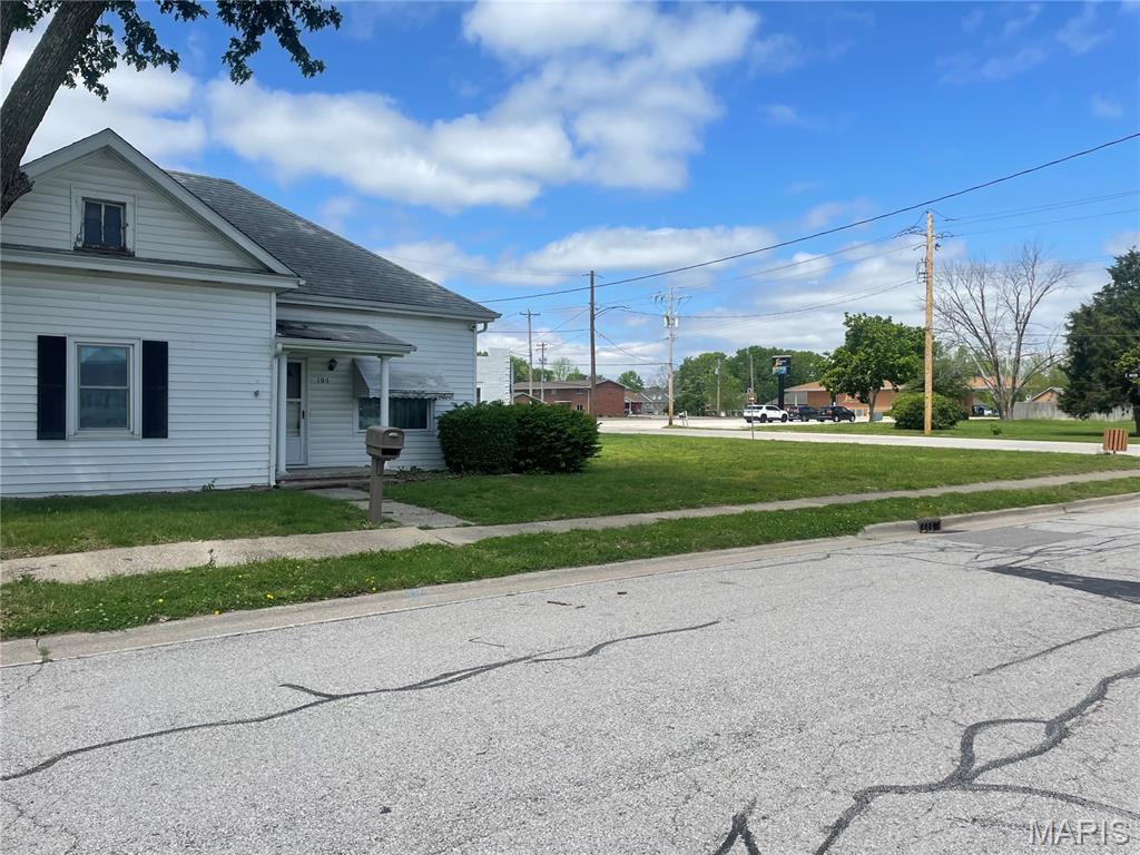 105 S Donk Avenue Property Photo 15