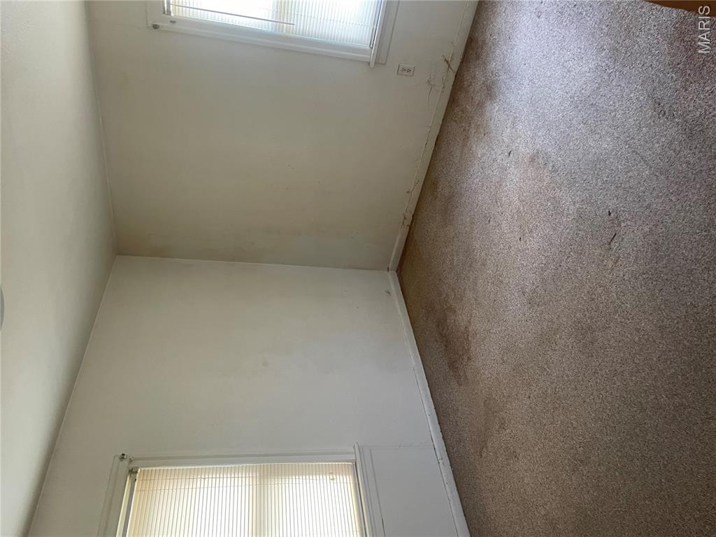 105 S Donk Avenue Property Photo 23
