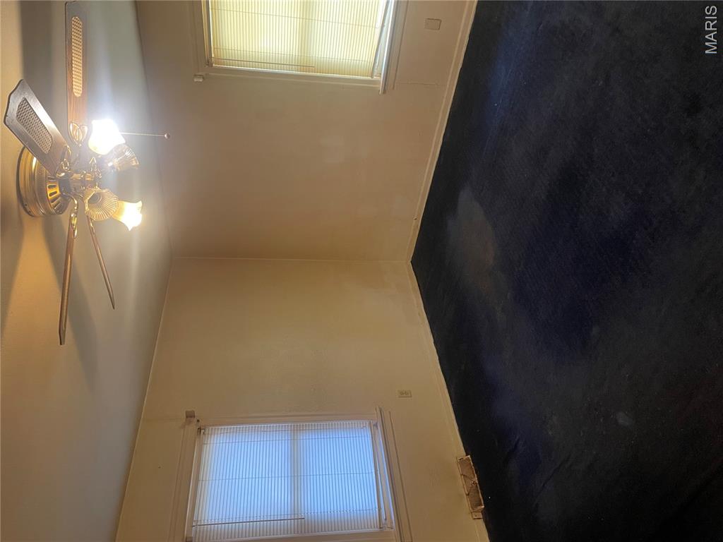 105 S Donk Avenue Property Photo 24