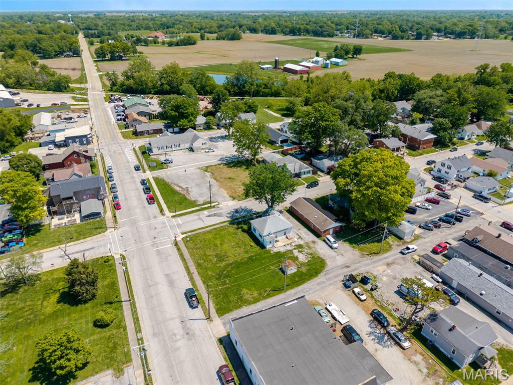 105 S Donk Avenue Property Photo 32