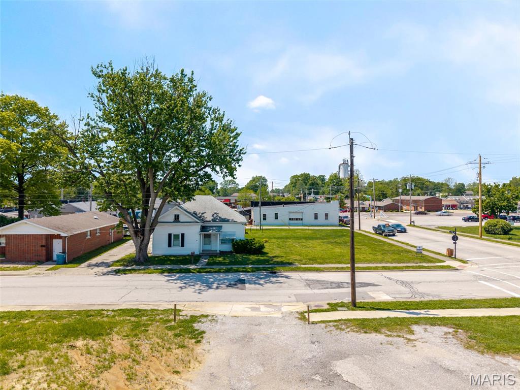 105 S Donk Avenue Property Photo 34