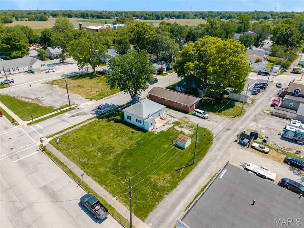105 S Donk Avenue Property Photo 37