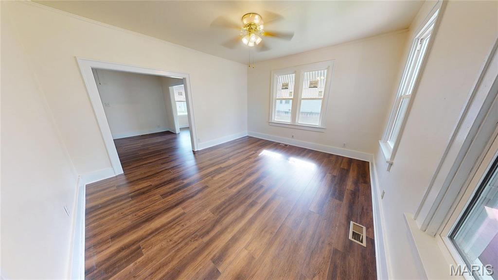 310 E South Avenue Property Photo 5