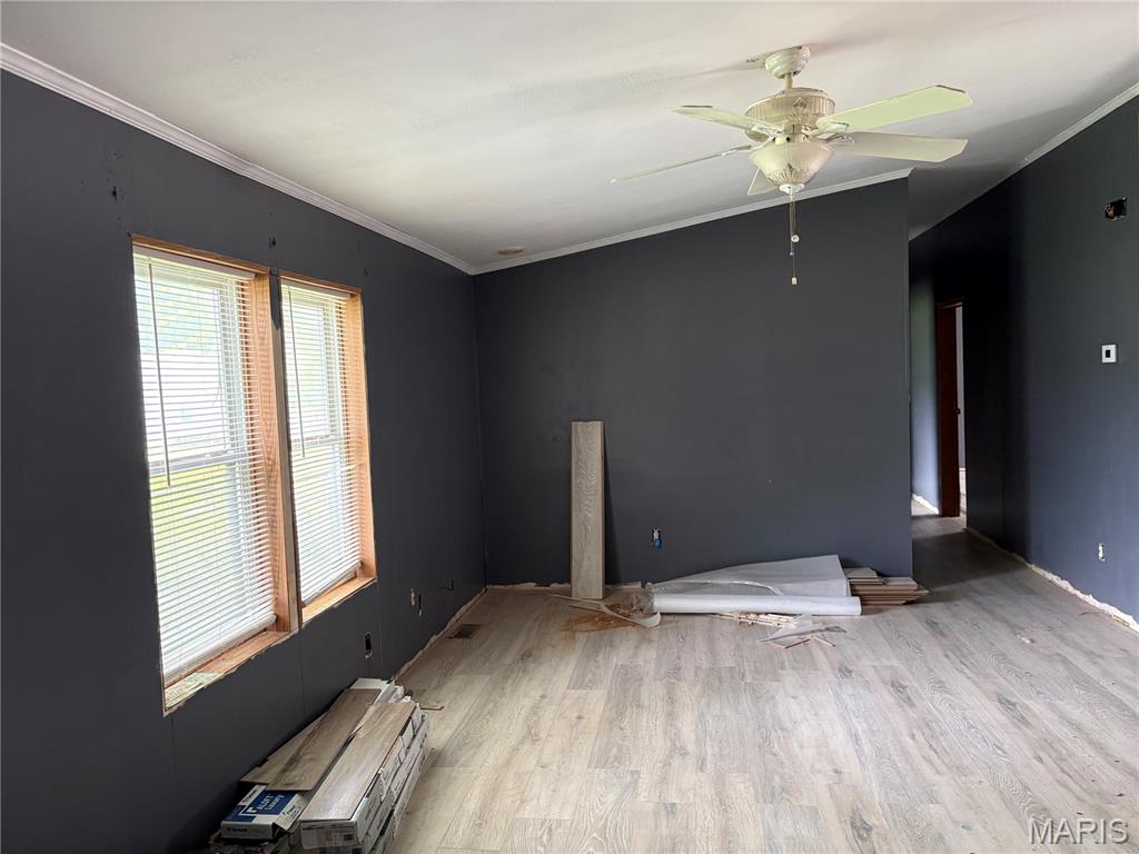 306 W 5th Street Property Photo 3