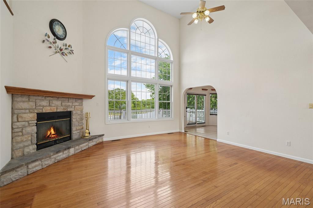 101 W Lakeview Drive