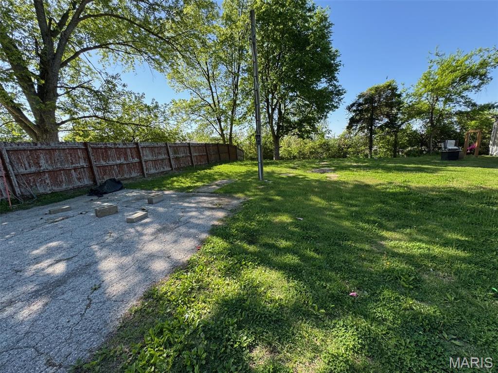 1702 Willow Drive Property Photo 3