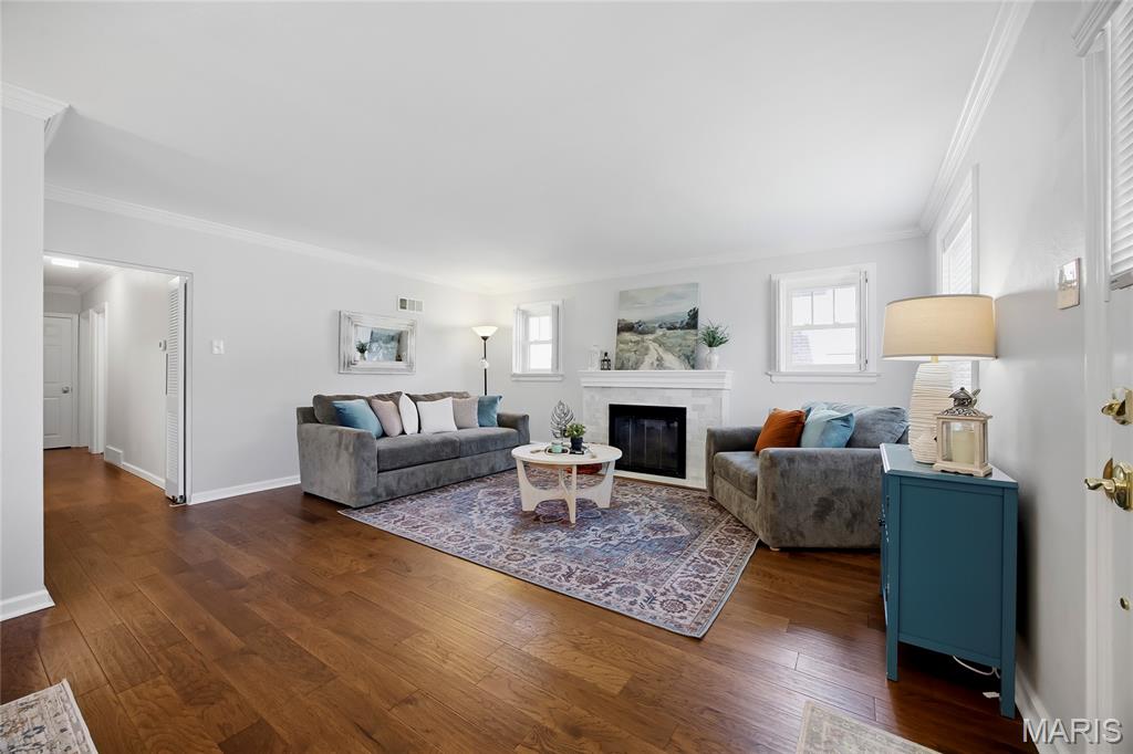 986 Glenbrook Avenue Property Photo 3