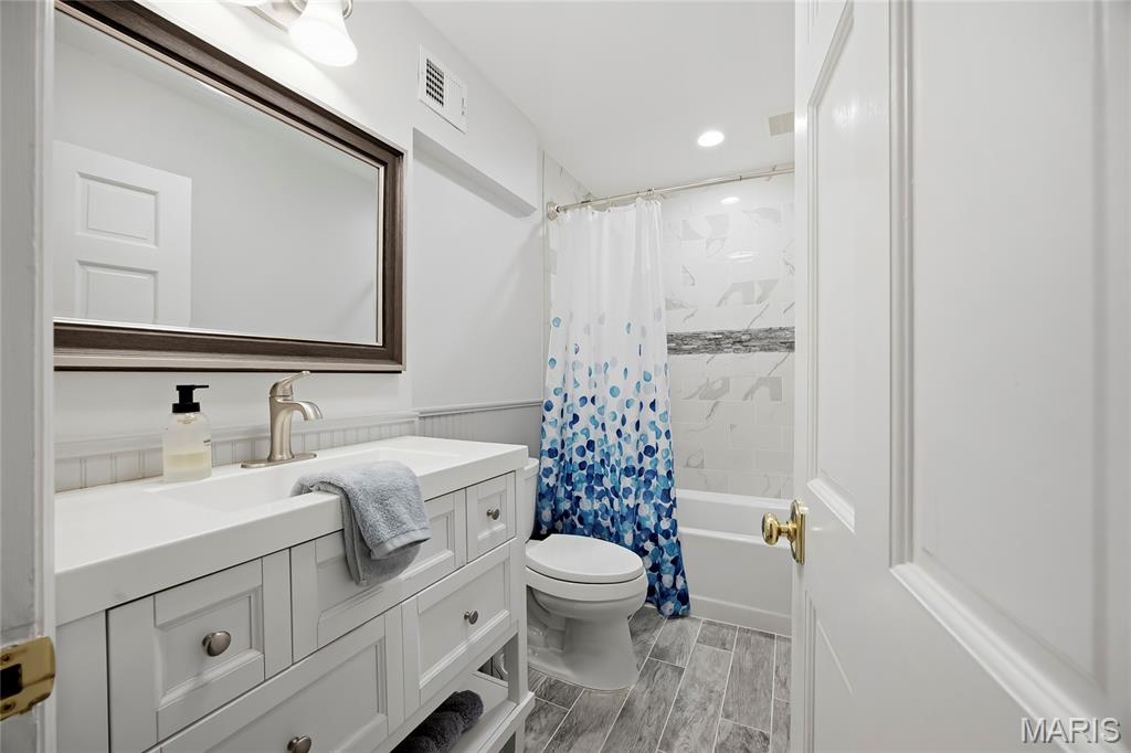 986 Glenbrook Avenue Property Photo 13