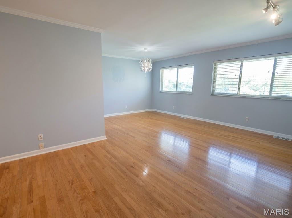 8631 Old Bonhomme Road 3e Property Photo 6