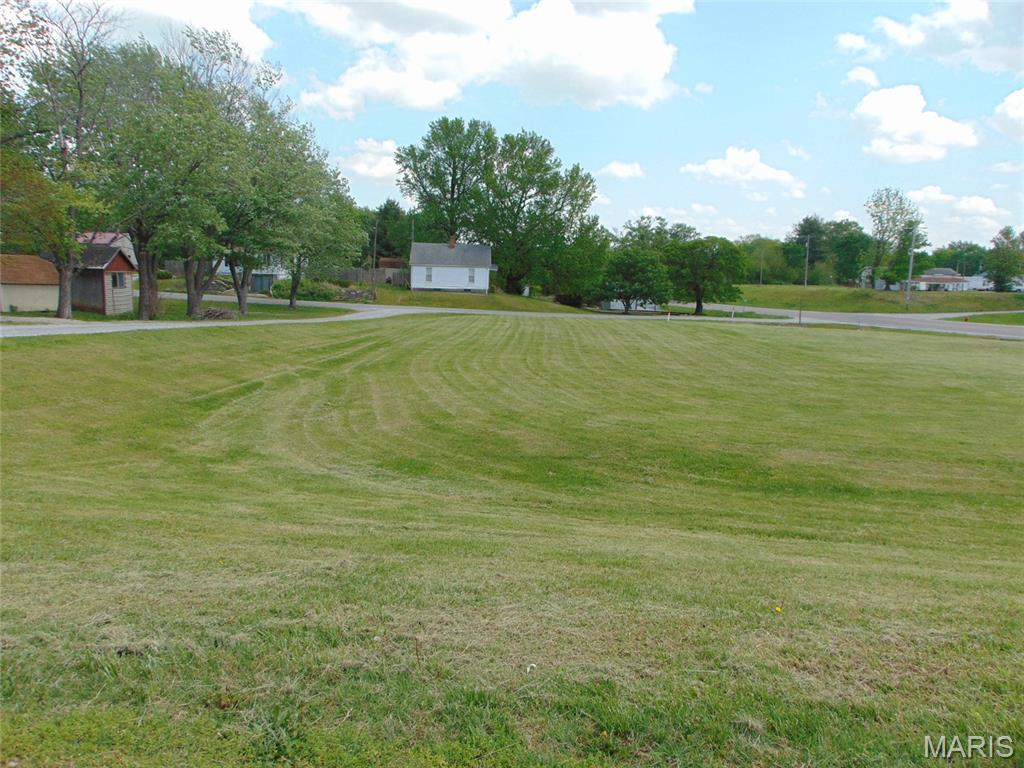 201 E Knauer Street Property Photo 1