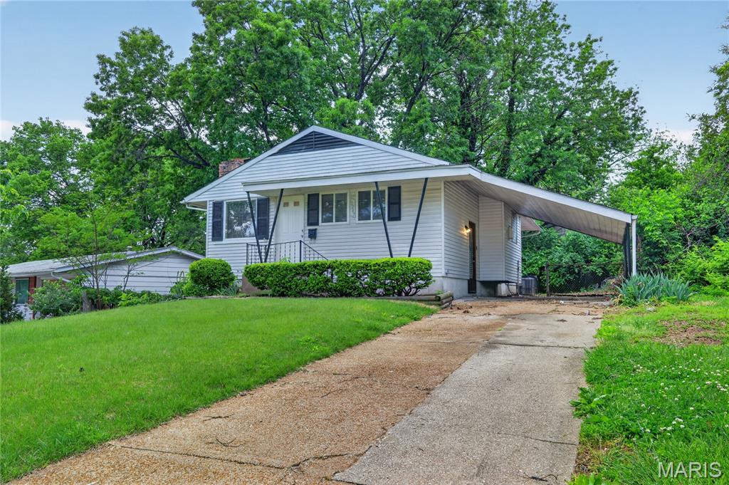 10247 Valley Drive Property Photo 3