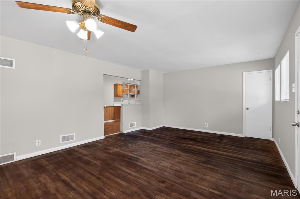 10247 Valley Drive Property Photo 6