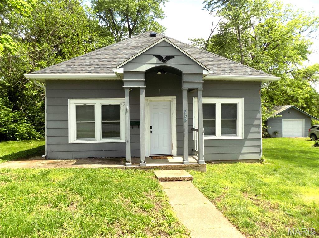 208 N Walnut Street Property Photo 1