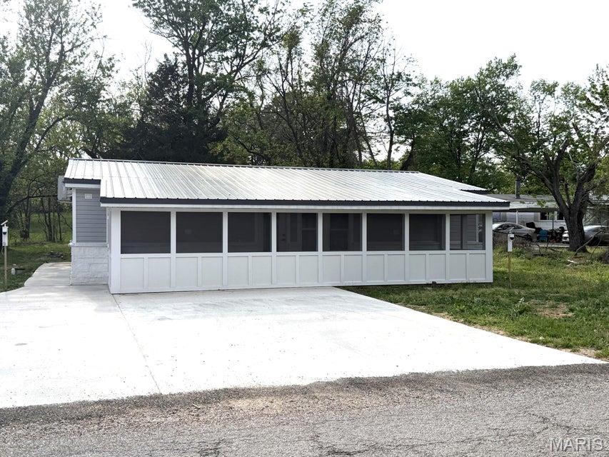 910 N Ash Street Property Photo 1