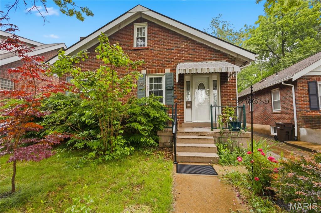 2468 Hartland Avenue Property Photo 1