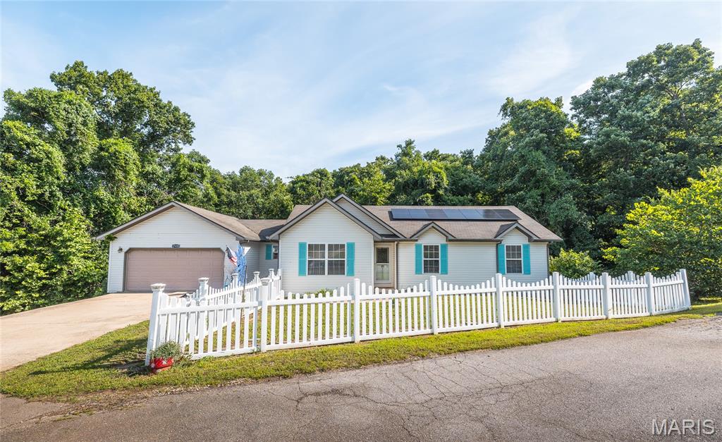 17435 Lori Drive Property Photo 1