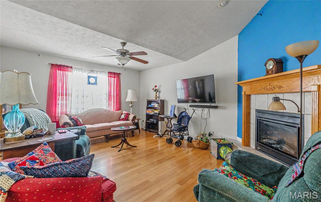 17435 Lori Drive Property Photo 4