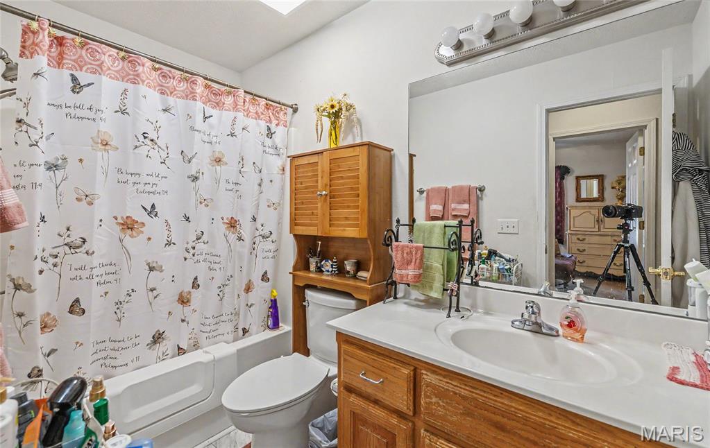17435 Lori Drive Property Photo 9