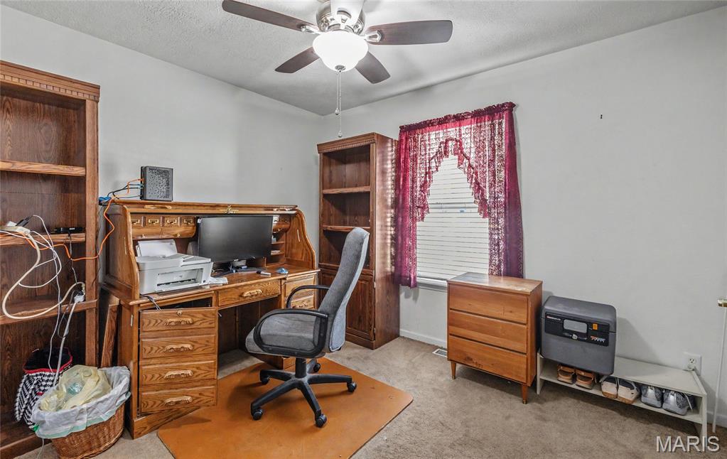 17435 Lori Drive Property Photo 11