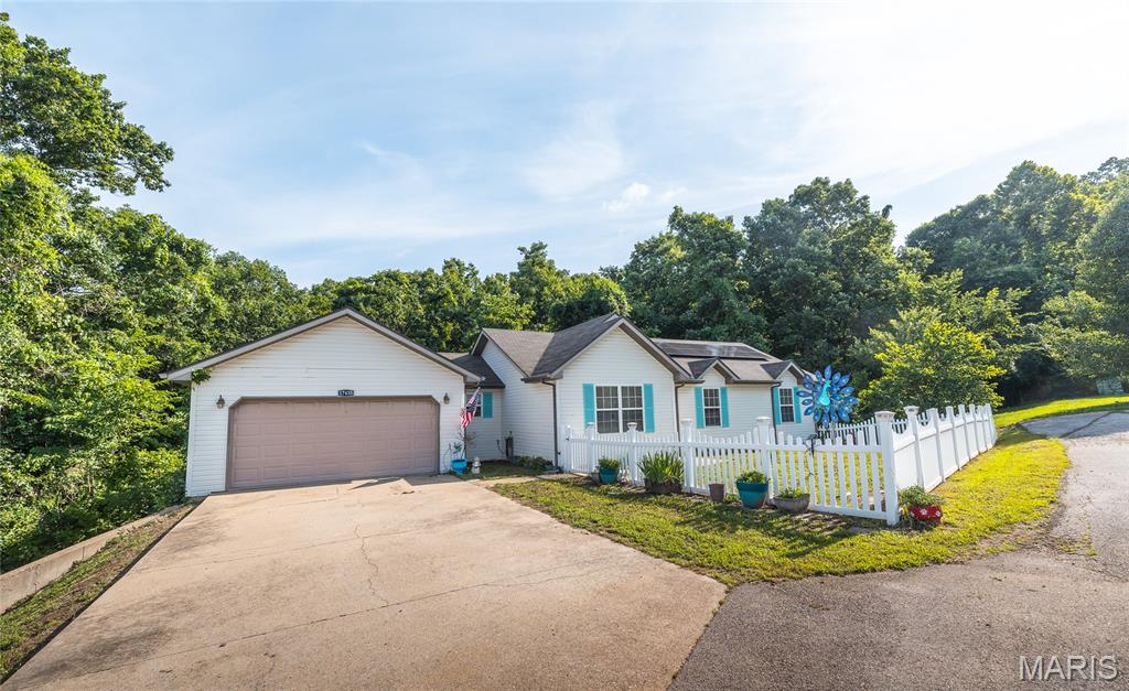 17435 Lori Drive Property Photo 32