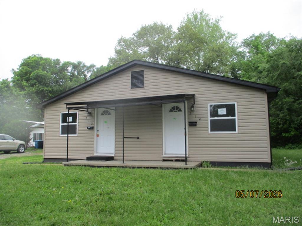212 Clara Street Property Photo 1