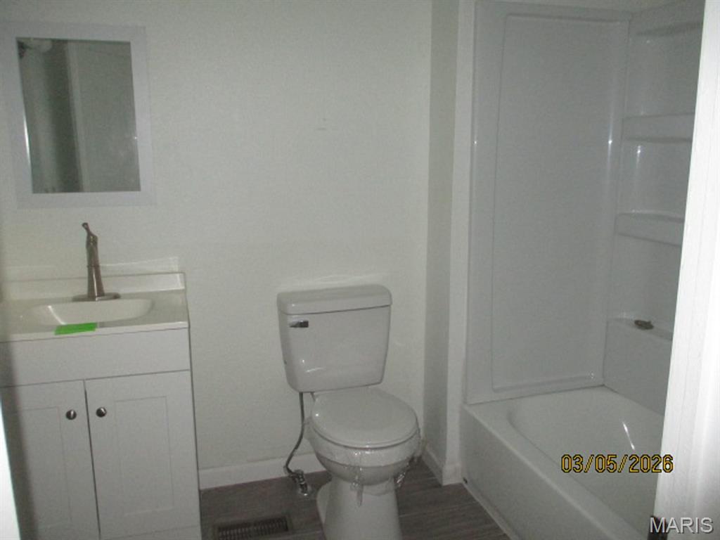 212 Clara Street Property Photo 3