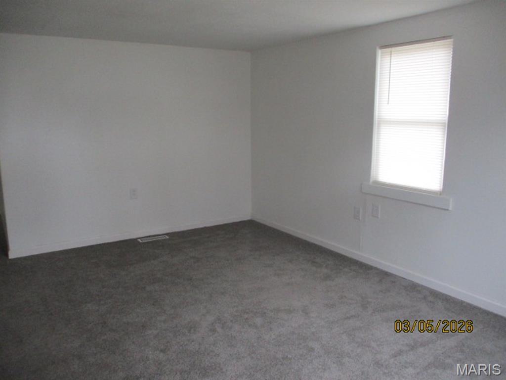 212 Clara Street Property Photo 6