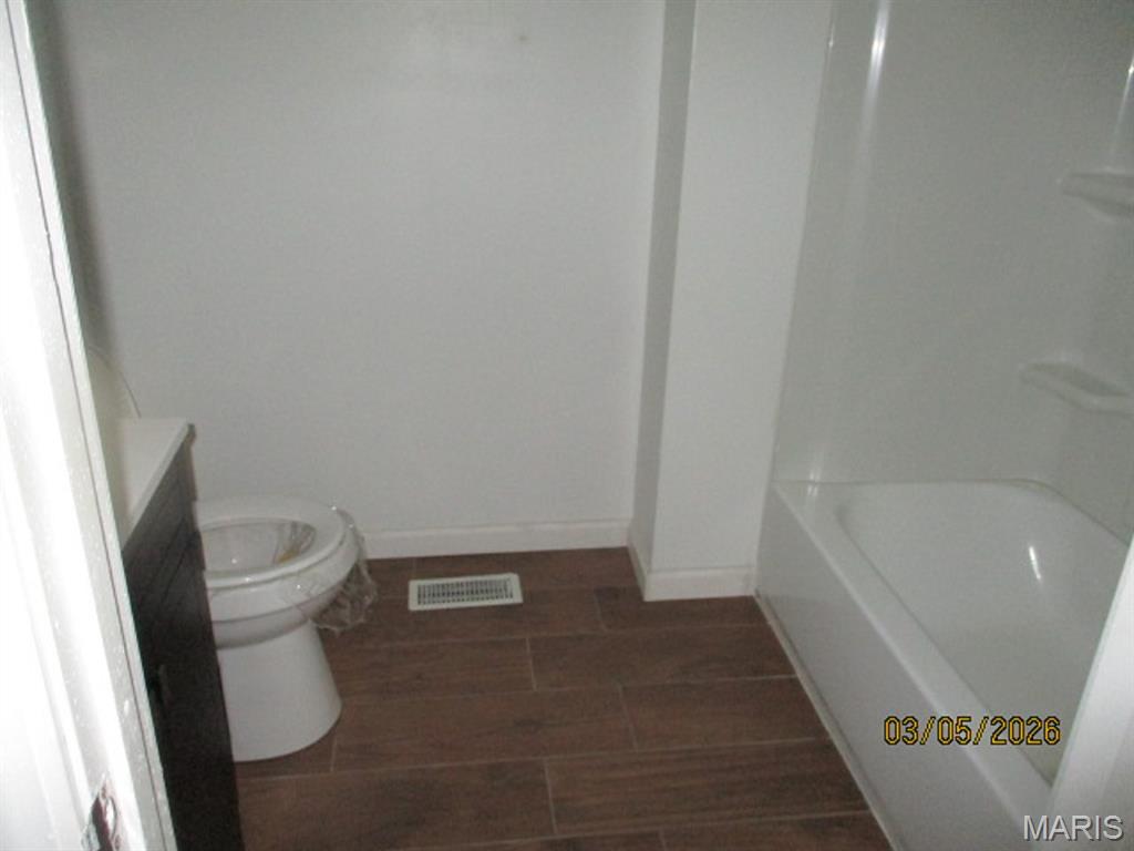 212 Clara Street Property Photo 8