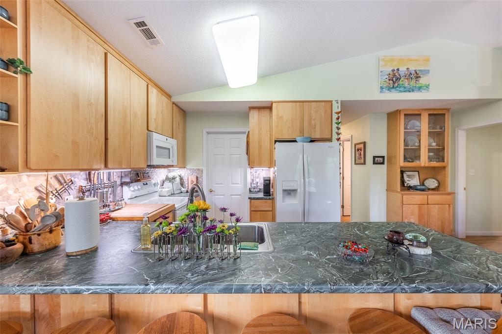 1137 Riverlawn Drive Property Photo 11
