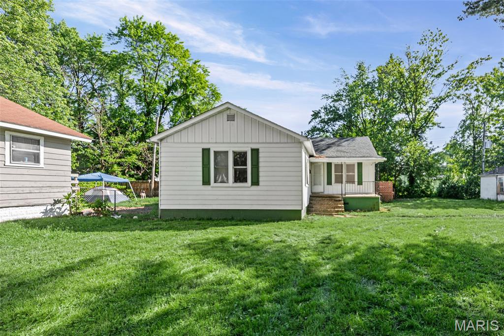 443 Chaudet Avenue