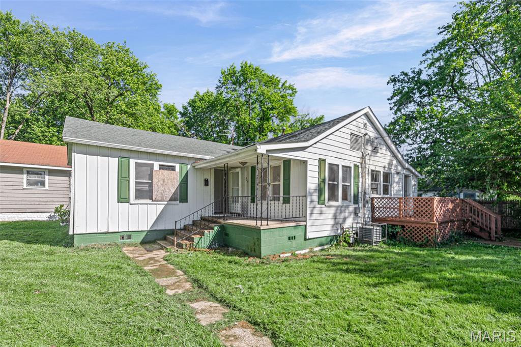 443 Chaudet Avenue Property Photo 3