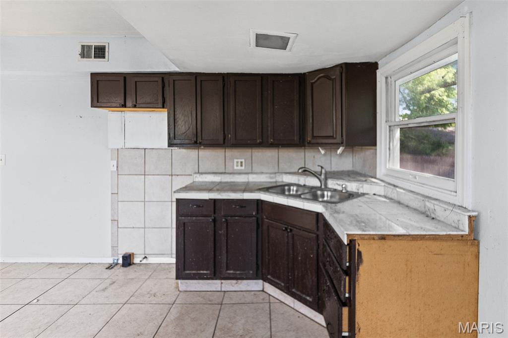 443 Chaudet Avenue Property Photo 22